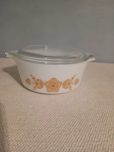 Vintage Pyrex Gold Butterfly Casserole with Lid, #472