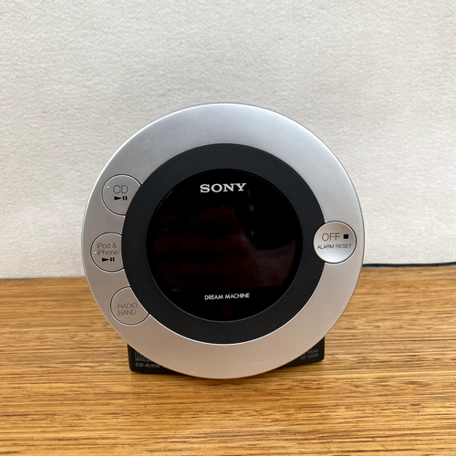 ☘️ Sony Dream Machine Alarm Clock Radio FM/AM CD Player 30 Pin Dock ICF-CD3iP - Picture 2 of 11