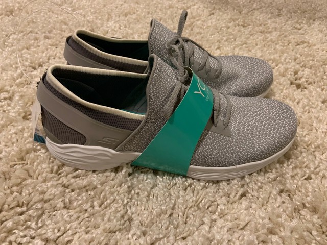 Choose Size Grey Skechers Women/'s YOU Inspire Slip-on Shoe Brand New!