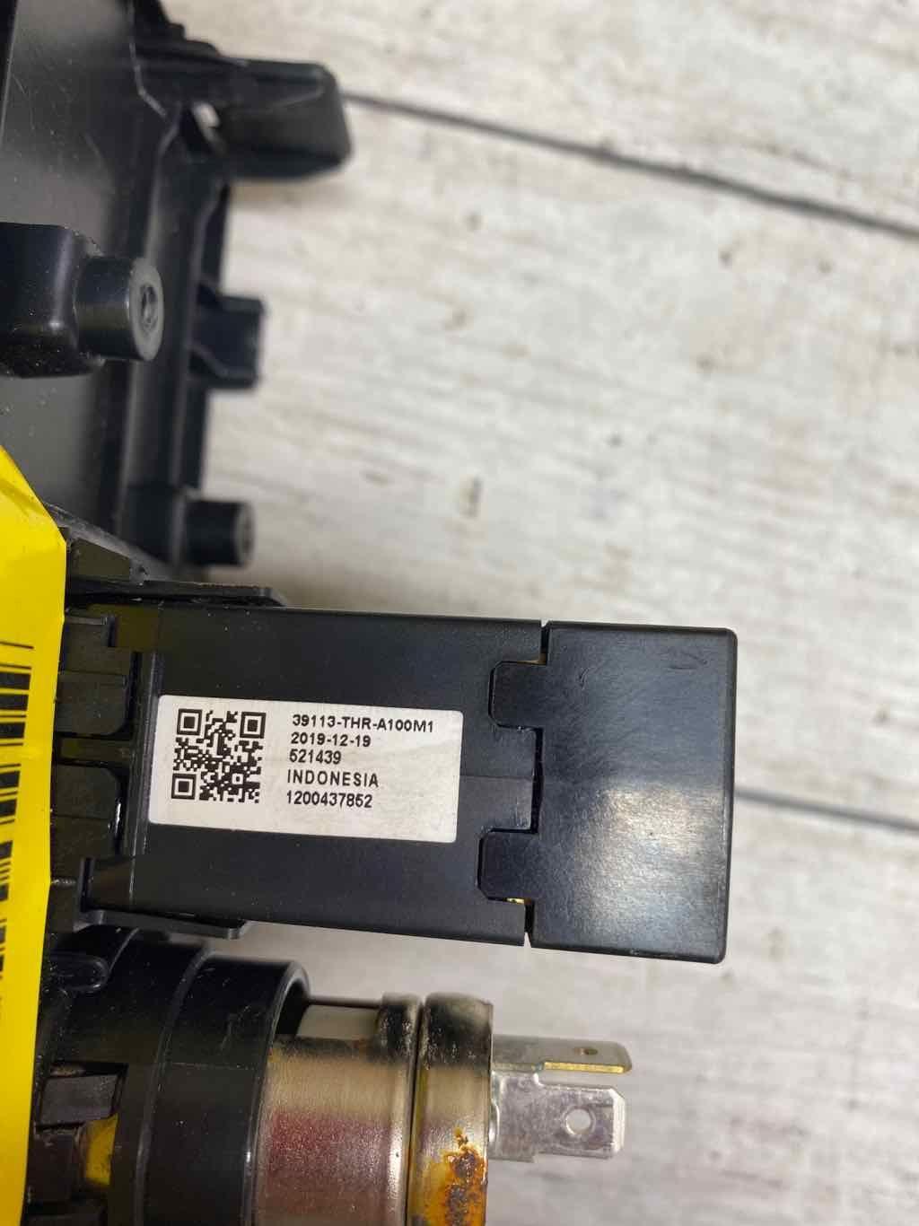 Honda Pilot usb port power outlet 2020 assy OEM 39113THRA10 eBay