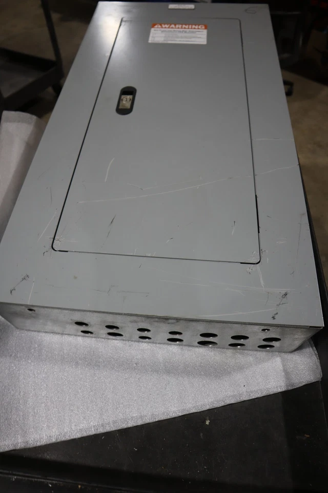 SIEMENS P1 250A 208Y/120V P1C30BL100ATST CULATA VASO PRINCIPAL HS47 Foto 2 de 4