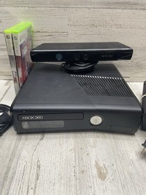 Xbox 360 S Slim 4GB 1439 Console - W/ Kinect Camera, Controller  & 2 Games