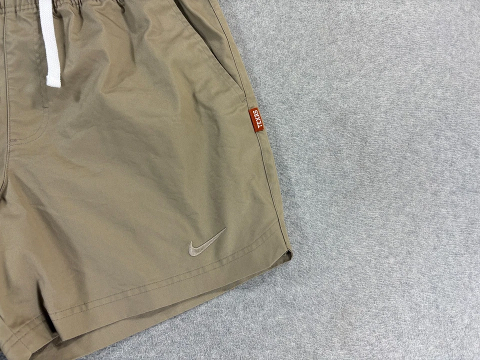 Pantalones Cortos Atléticos Texas Longhorns Nike Cosidos Logo Campus (Grandes Para Hombre) Tostados Foto 2 de 4