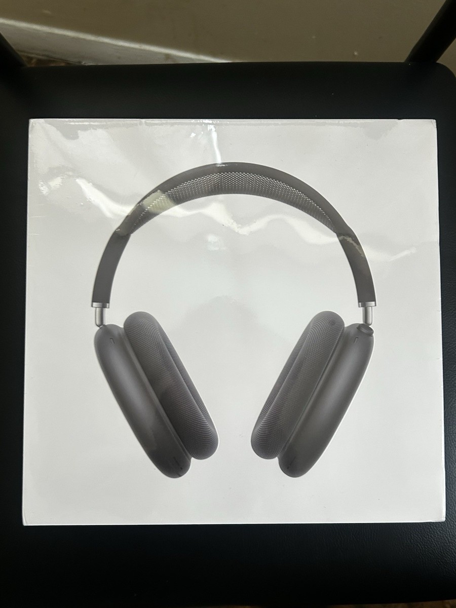 Apple AirPods Max Wireless Over-Ear Headset - Space Gray
