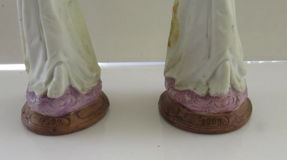 2 anciennes statues en Biscuit coloré au motif d'ange , produit Allemand ? - Photo 3/4