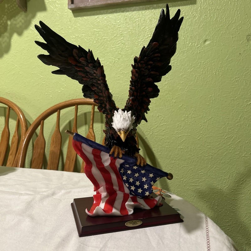 Montefiori Collection Eagle Holding American Flag On a Wood plaque EUVC 16" high
