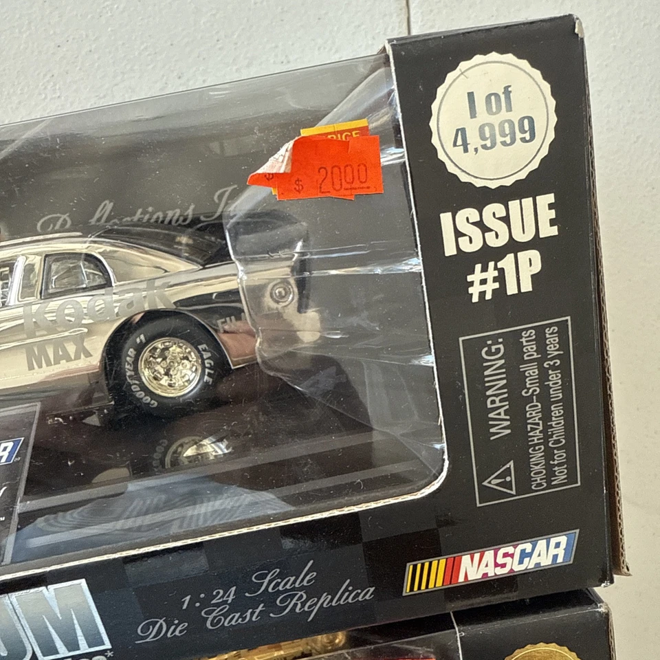 Lote de 2 coches fundidos a presión Nascar chapados en oro y platino 1:24 Foto 3 de 4