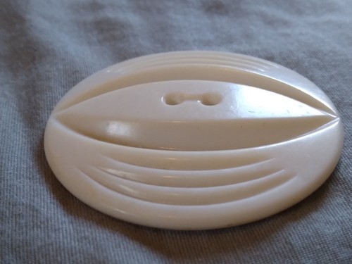 Vintage Similar To Colt White Plastic Button. - Picture 3 of 11