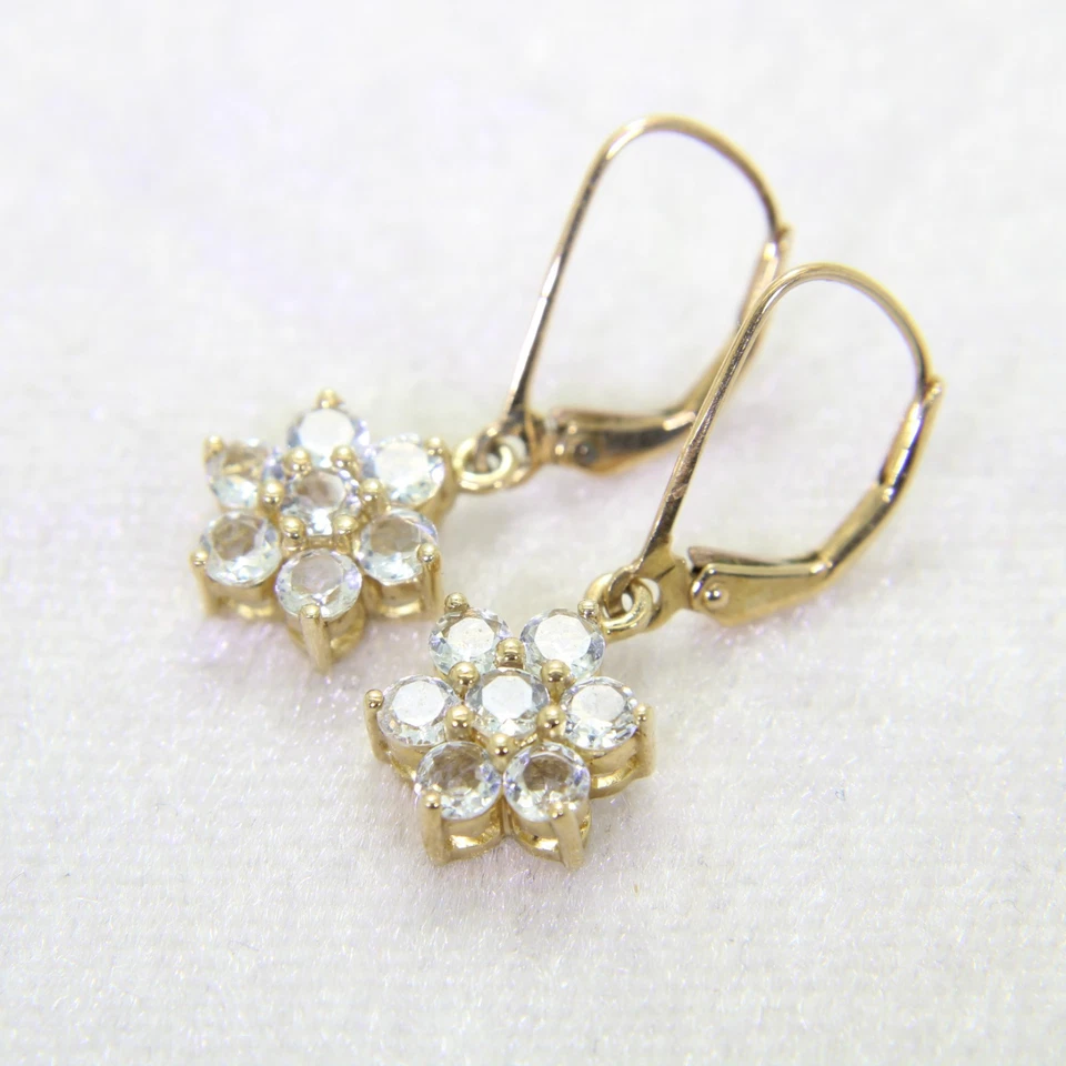 Pendientes cuentagotas con respaldo de palanca de oro amarillo de 9 quilates con racimo de aguamarina Foto 3 de 4