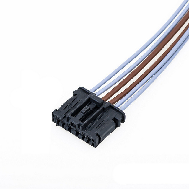 REAR TAIL LIGHT BULB HOLDER WIRING CONNECTOR REPAIR KIT LH REAR  