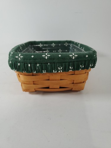 Cesta inclinada Longaberger 2001 con tela verde y forro de plástico 8"Lx 6,25Wx3,25T - Imagen 3 de 12