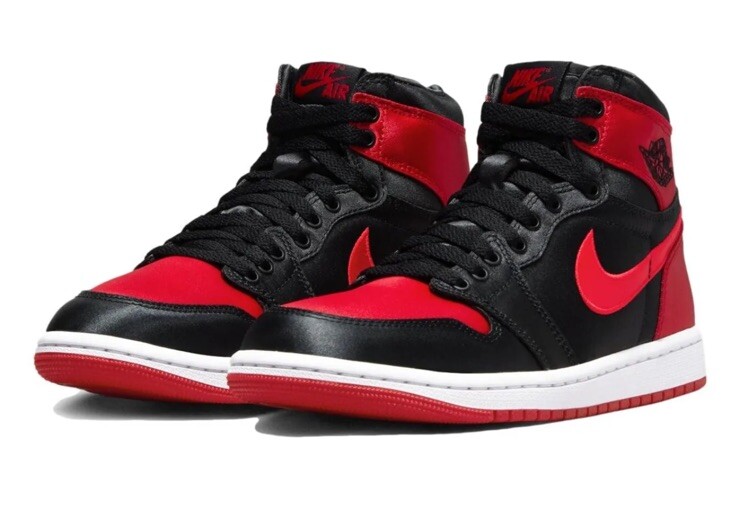 超美品 Nike Air Jordan 1 Bred Nike Women's Air Jordan 1 Retro High OG Satin Bred FD4810 061