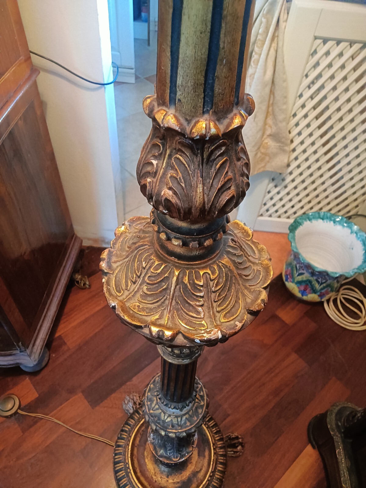 LAMPADA DA TERRA LEGNO E FOGLIA ORO foto 4