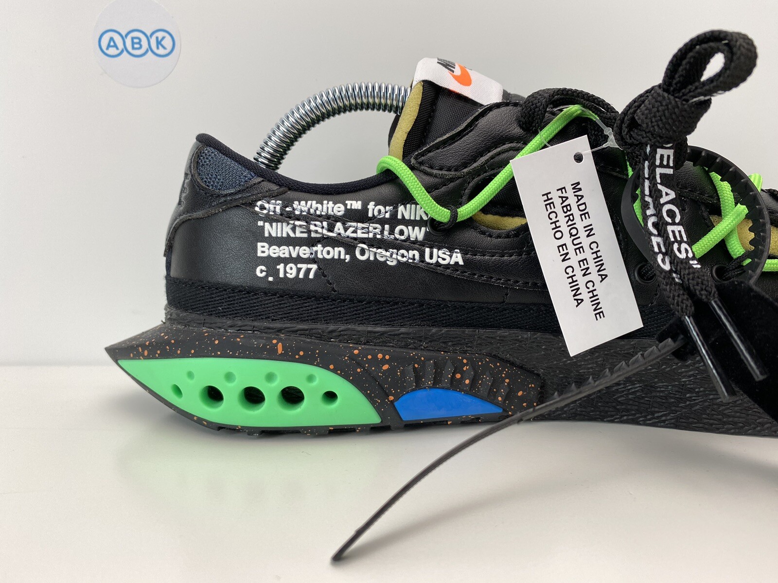 OFF WHITE X NIKE Scarpe da ginnastica uomo Nike Blazer Low 77 X Off White OW nero verde elettrico DH7863 001