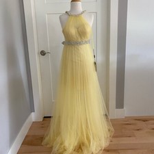 La Femme tulle gown NWT Size 00 398