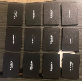 GIGABYTE 240GB SSD DRIVES LOT OF 12