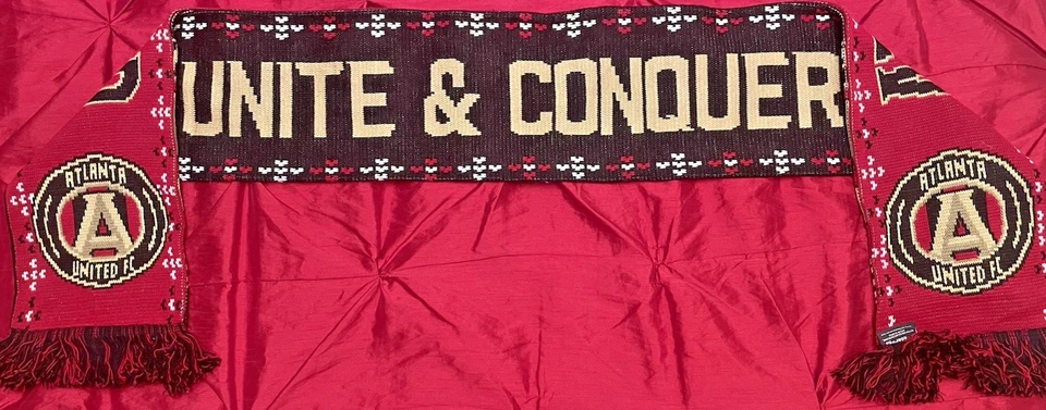 Atlanta United FC MLS Unite & Conquer Team Logo Colors Unisex Fringe Knit Scarf - Image 2 of 4