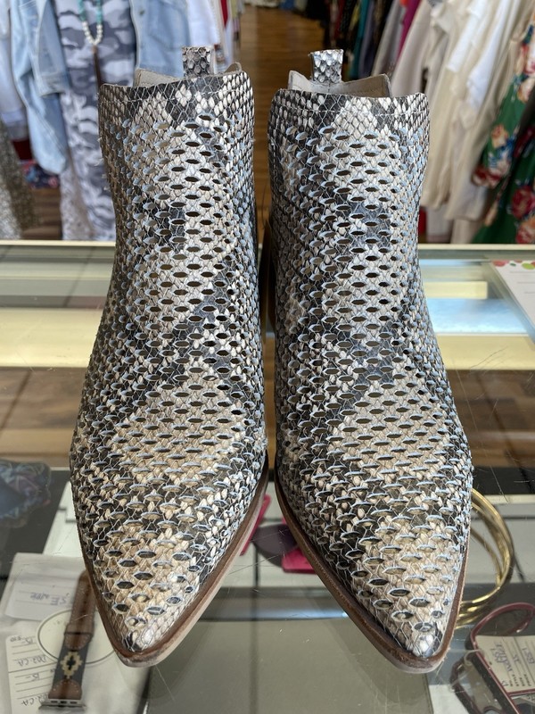 DOLCE VITA PERFORATED BOOTIE SNAKE PRINT LEATHER WOMENS SIZE 7.5