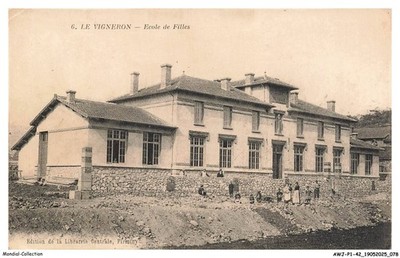 AWJP1-0040-42 - LE VIGNERON - Mädchenschule
