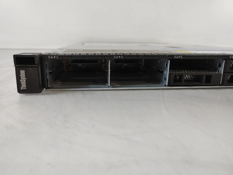 Lenovo ThinkSystem SR630 2.20 GHz Intel Xeon Silver 4210 96 GB DDR4 Server No - Image 2 of 4
