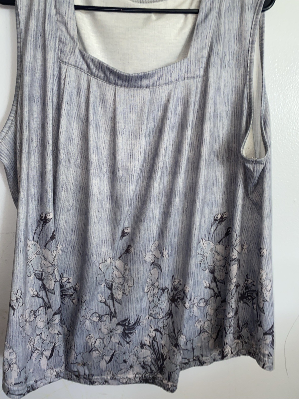 Maurices Women's Sleeveless Floral Blouse Shirt Size 1X