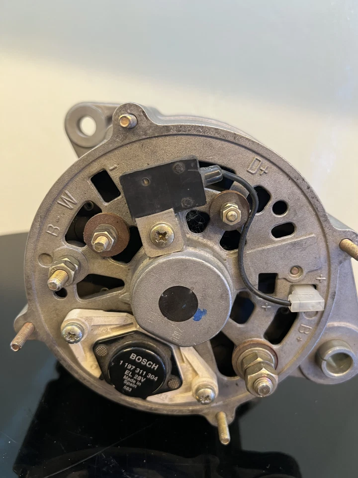 Alternatore Bosch per Camion 28V codice 0120469978 - Immagine 2 di 4