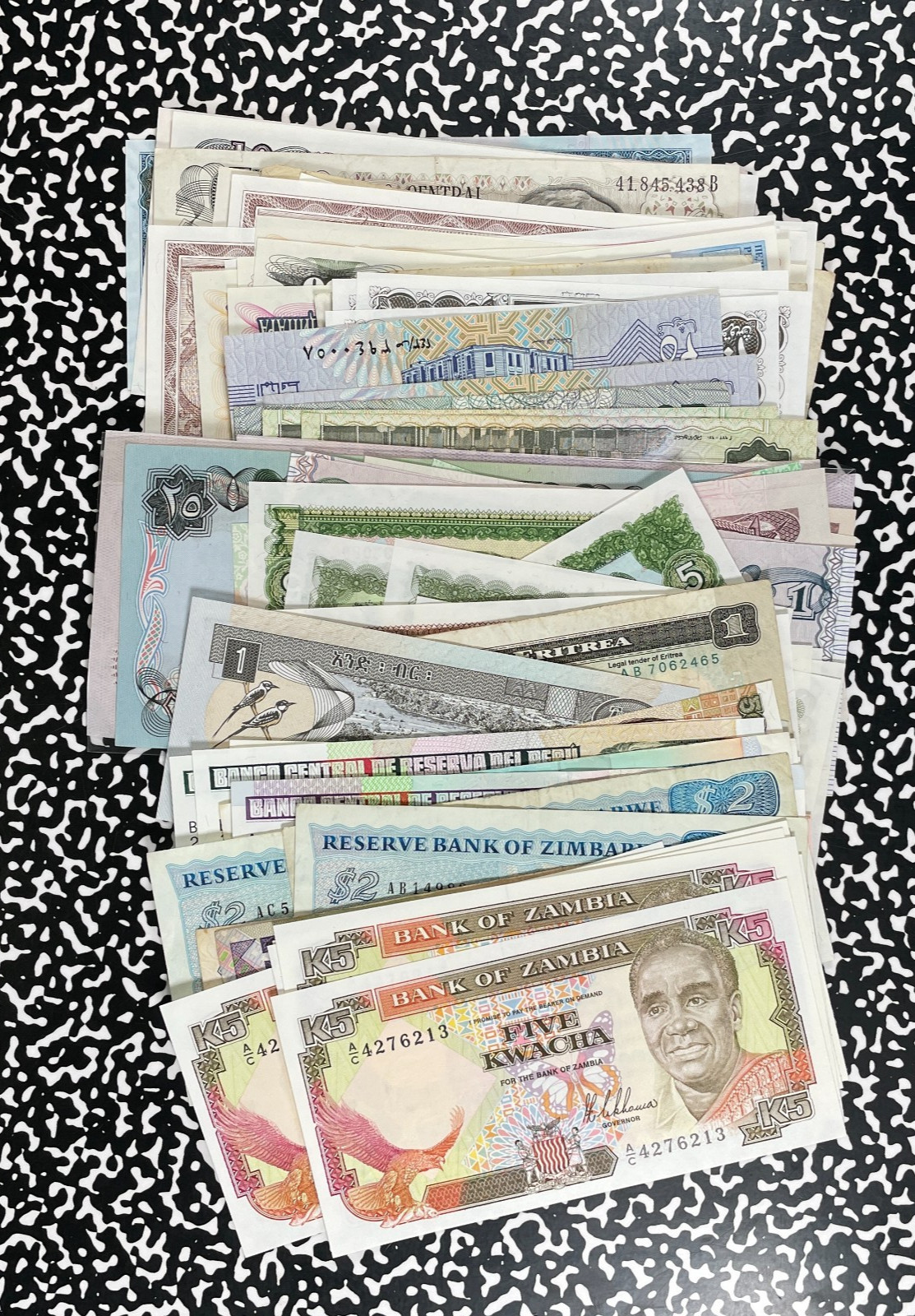 Bulk Lot Of 100x Assorted World Banknotes Lot#SG12 Mixed Date & Grade