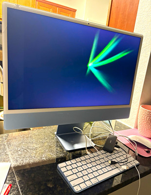 Apple iMac 24in All-in-One Desktop Computer, Apple M1, 8GB RAM (2021)