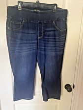 Lee Ladies Slim Fit Sculpting Denim Capris Size 18W Blue with Some Distressing