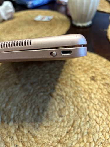 Bluetooth Keyboard case (pink )no charging cord. Fits 10in tablet Miner Scratch - Picture 5 of 5