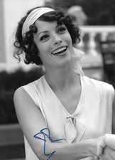 Berenice Bejo "The Artist" Autogramm signed 20x30 cm Bild s/w