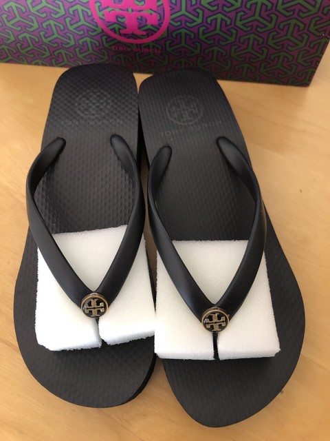 tory burch flip flops size 6