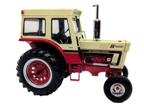1/16 IH International 1066 5 Millionth Edition Red Power Roundup Custom - Picture 3 of 5