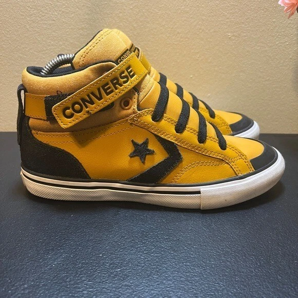 Boys online yellow converse