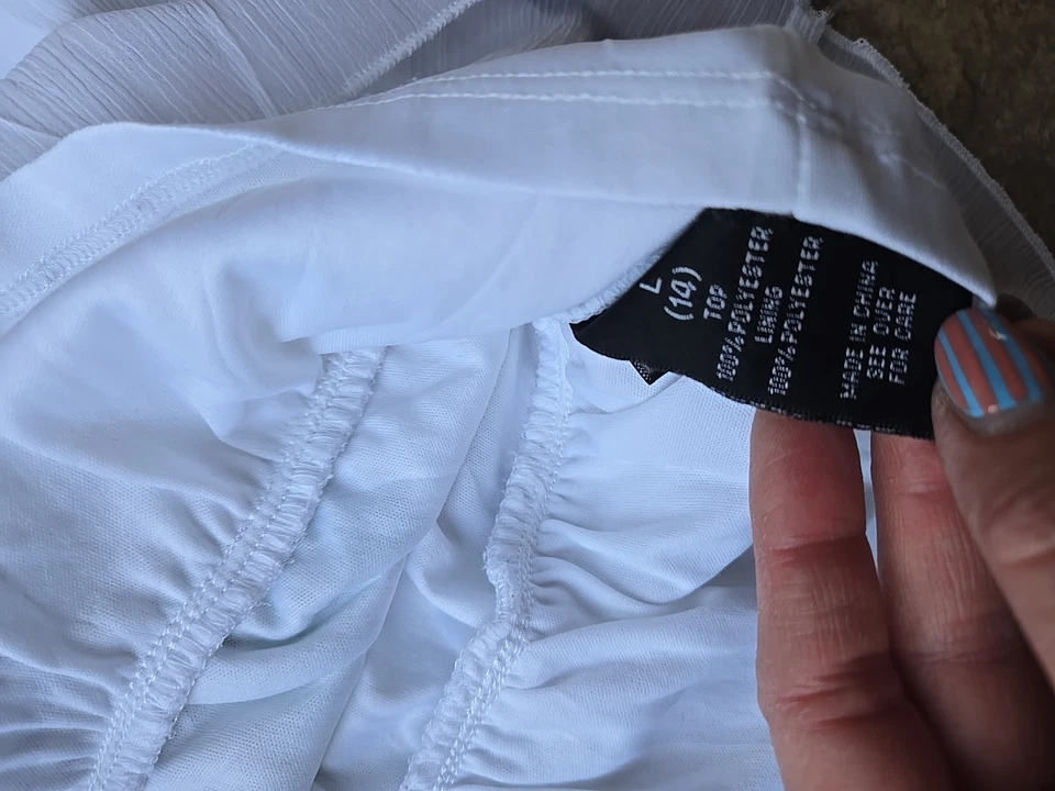 Blusa branca Amy Byer feminina tamanho 14 forrada inchada floral  - Imagem 3 de 4