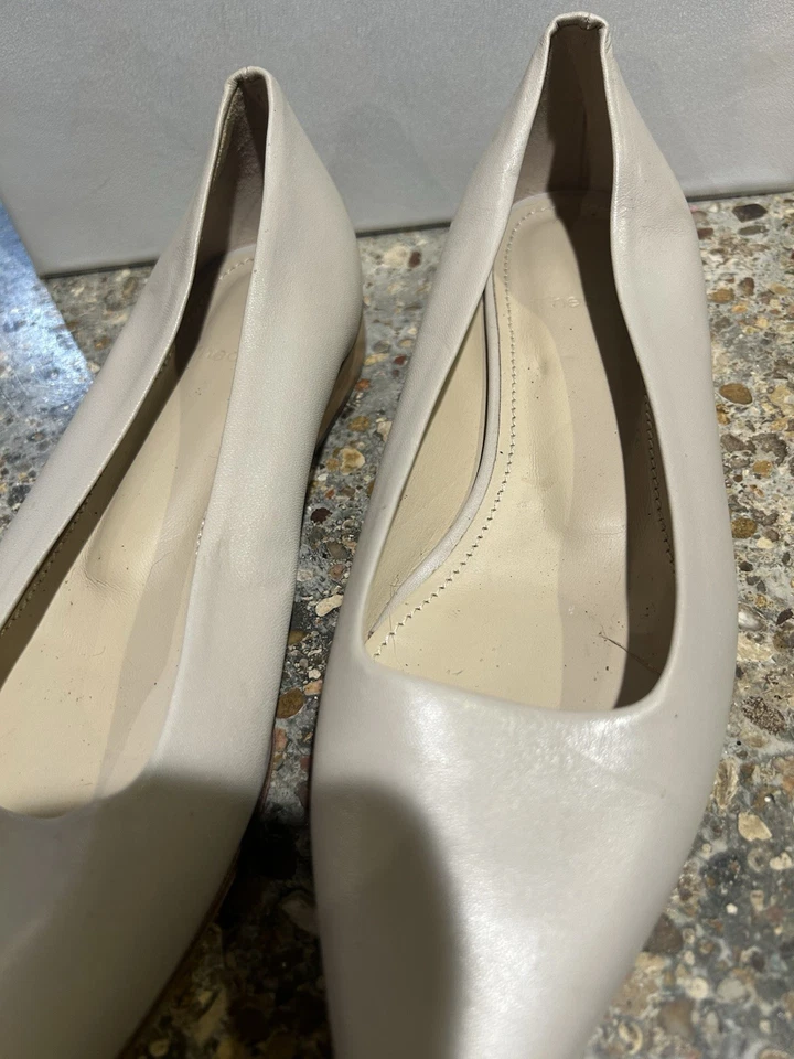 Ladies Theory beige flats leather 37 7.5 - Image 3 of 4