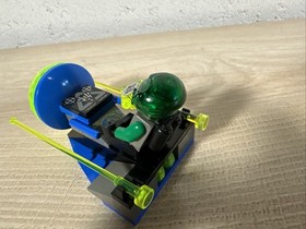 LEGO Space: Bug Blaster (6903) - 100% Complete With Instructions Minifigure