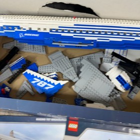 LEGO Advanced Models 10177 Boeing 787 Dreamliner w Box Instructions Not Complete