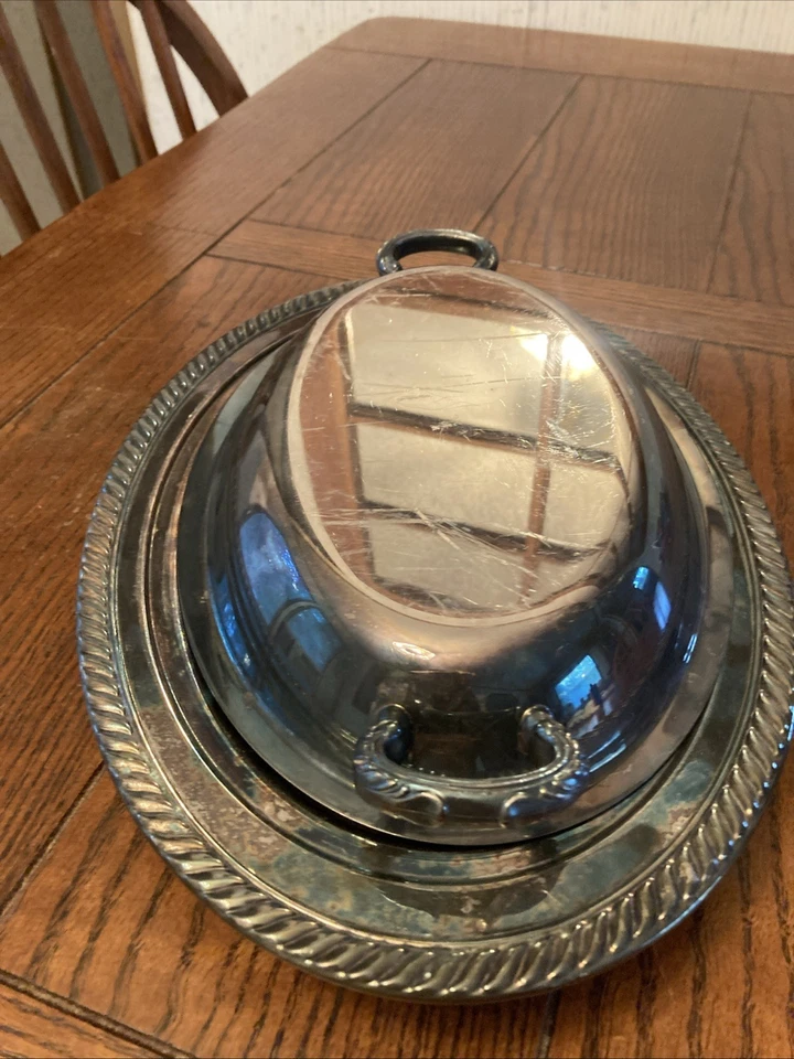 Vintage Silver Plated Vegetable Serving Bowl 12" Oval Covered WM Rogers - Image 2 of 4