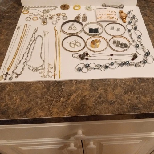 r lot 3. 57 Pc Vtg-Costume Estate Jewelry