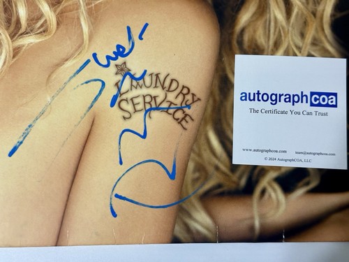 Shakira Signed Loundry Service Vinyl Exact VIDEO proof from Shakiras herself