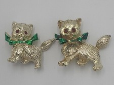 Lot of 2 Vintage gold tone CATs w/ green bow red rhinestone eyes brooch pin