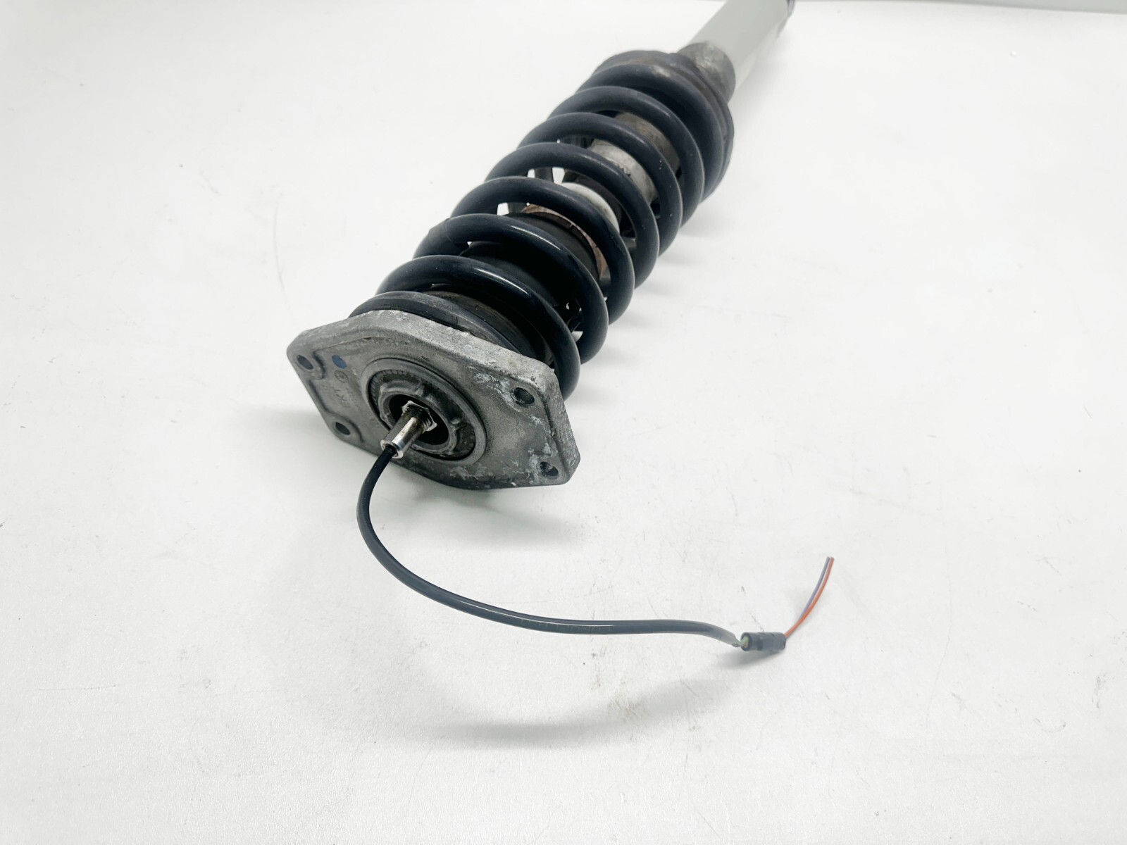 P40494 2003-2008 Maserati Quattroporte M139 Rear Strut Shock Absorber w/ Spring