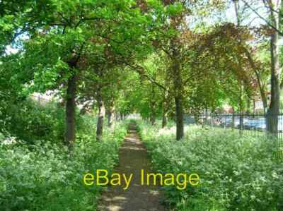 Photo 6x4 Cycle Route to New Earswick in front of Nestle York/SE5951 Thi c2006