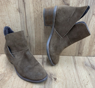 Me Too Zest 14 Ankle Chelsea Boot Women's Size 6.5 M Brown Suede Almond Toe