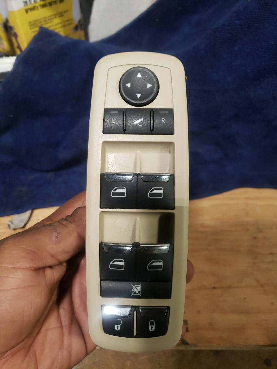 Maserati Ghibli Door Switch 