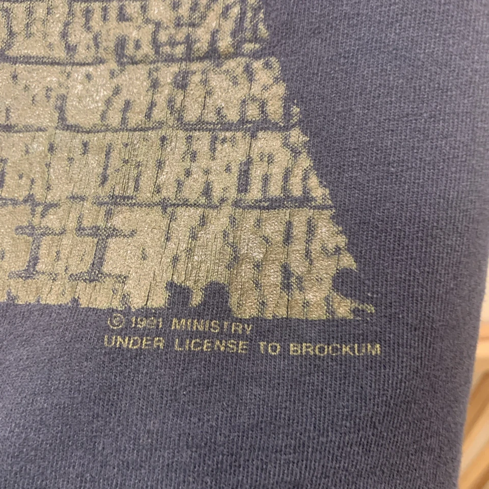 Camisa Brockum Vintage Ministry 1991 90s Salm 69 Manga Corta Talla XL 23x27 pulgadas Foto 2 de 4