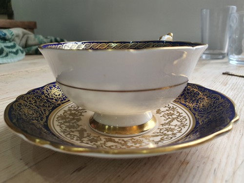 BEAUTIFUL QUALITY VINTAGE PARAGONE BONE CHINA BLUE & GOLD TEA CUP & SAUCER - Picture 15 of 18