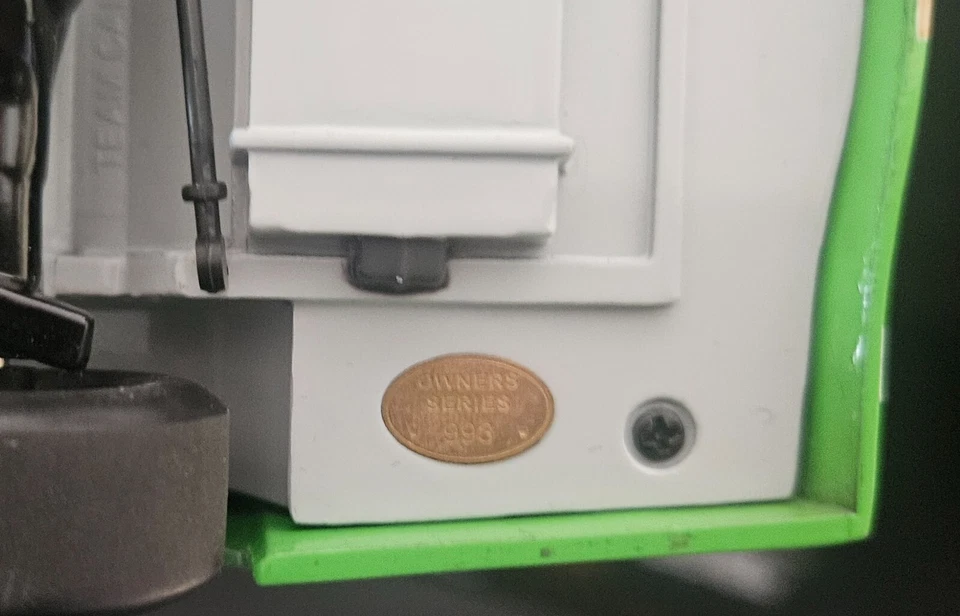 1:24 2004 Goofy Daytona 500 Chevy Monte Carlo Team Caliber Owners #993 of 3,120 - Image 4 of 4