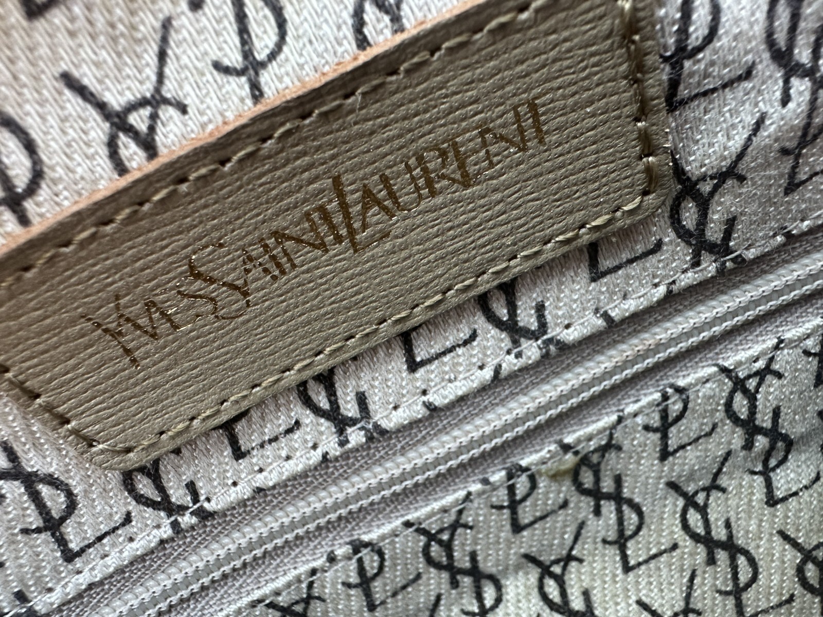 Rara borsa Saint Laurent vintage mini Boston YSL stampa giraffa tela e pelle